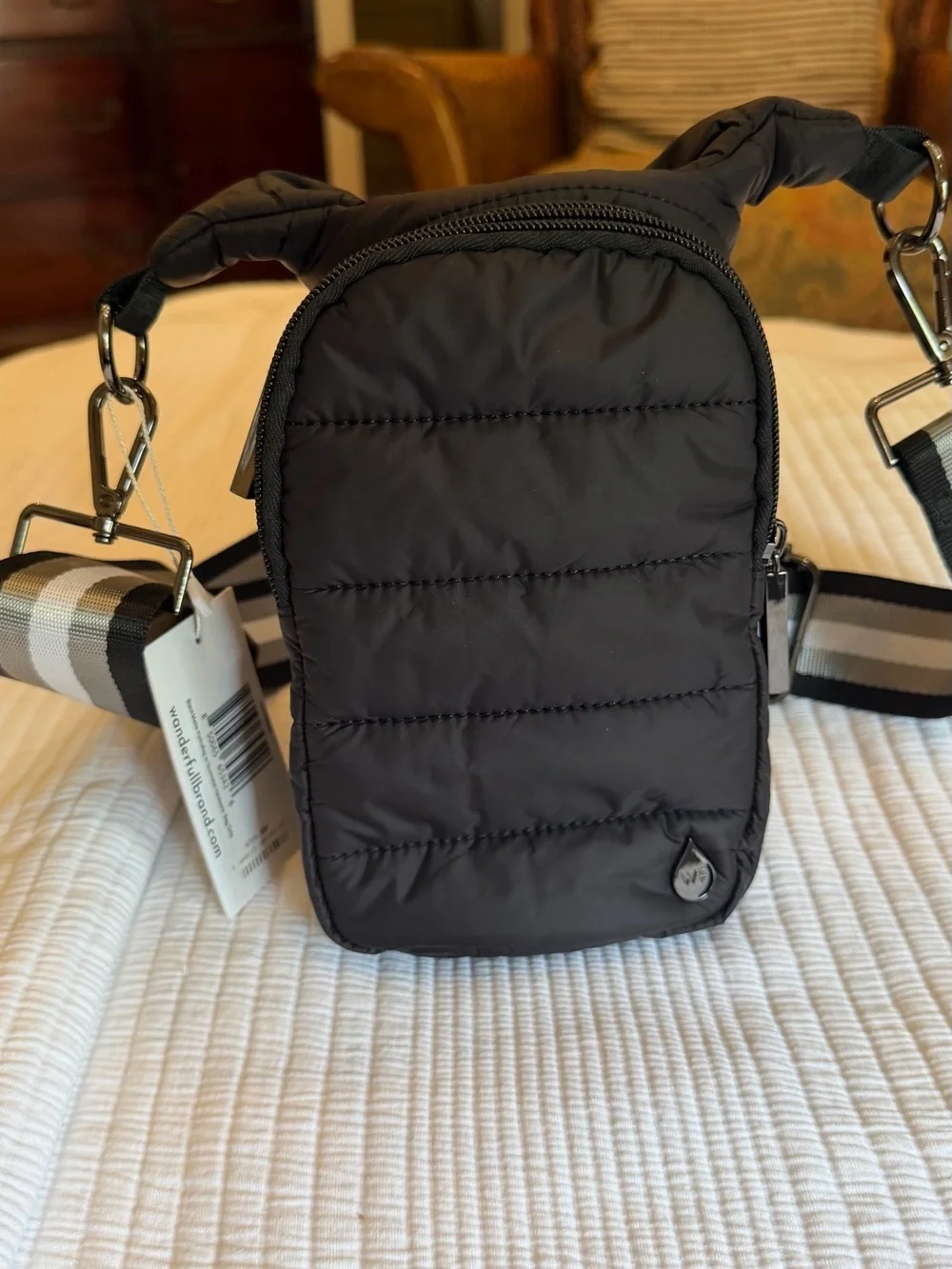 Wonderful Black Quilted Crossbody Phone Bag/ water bottle bag - Picture 1 of 8